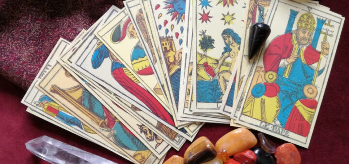 Cómo leer las cartas del tarot sin saber